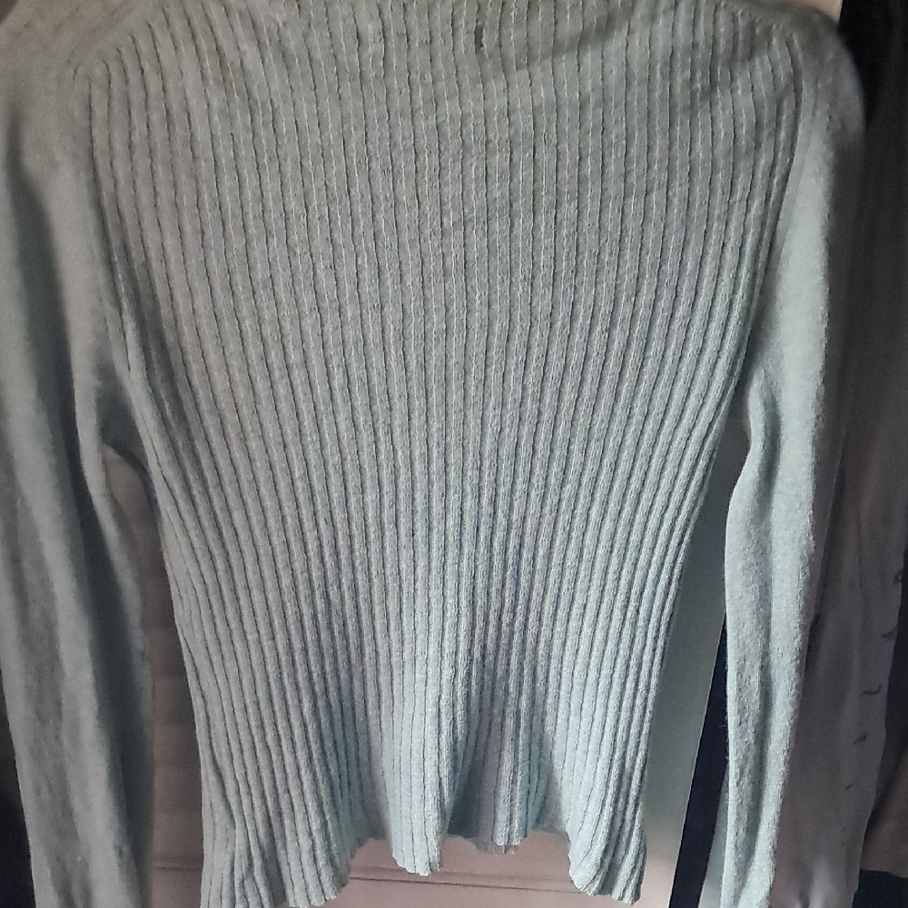 Powder Blue V-Neck Ribbed Knit Sweater - Picture 3 of 4